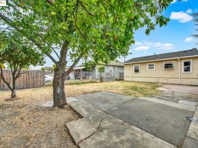 1009 106Th Ave, Oakland CA 94603