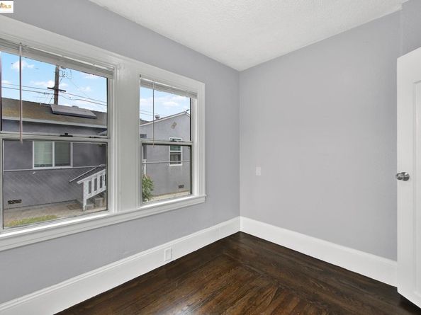 1009 106Th Ave, Oakland CA 94603