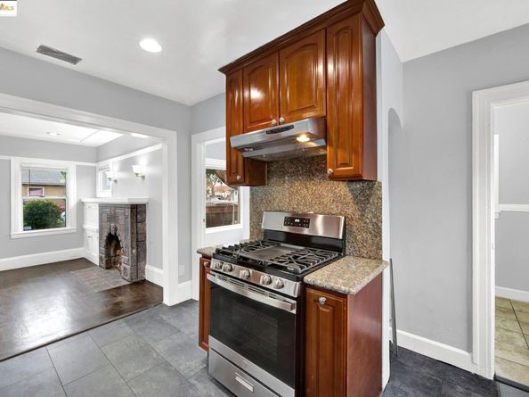 1009 106Th Ave, Oakland CA 94603