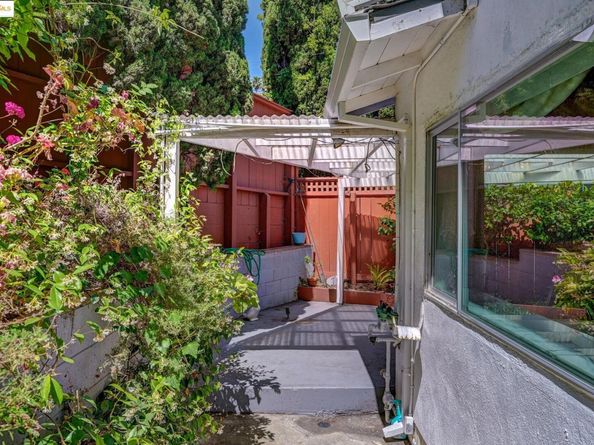 3271 Brittan Ave, San Carlos CA 94070