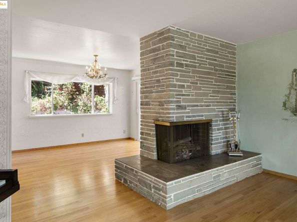 3271 Brittan Ave, San Carlos CA 94070
