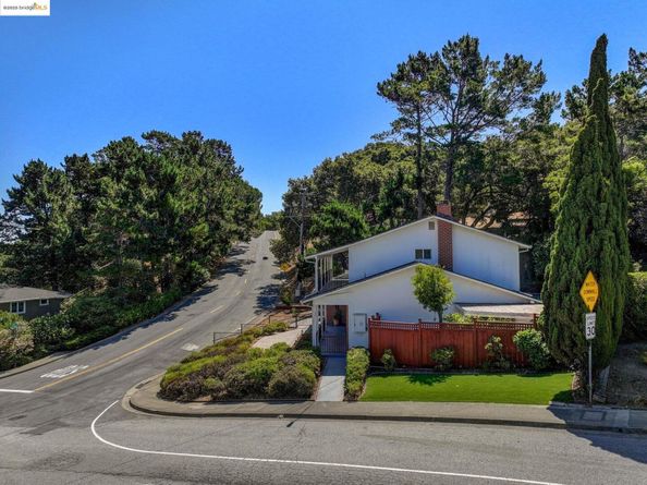 3271 Brittan Ave, San Carlos CA 94070