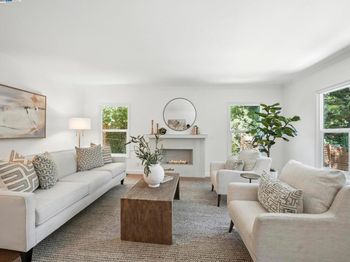 160 Moraga Way