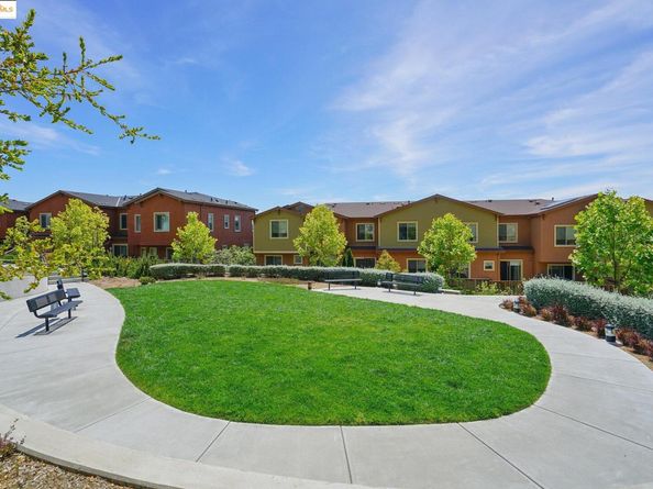 6443 Blue Rock Ct., Oakland CA 94605