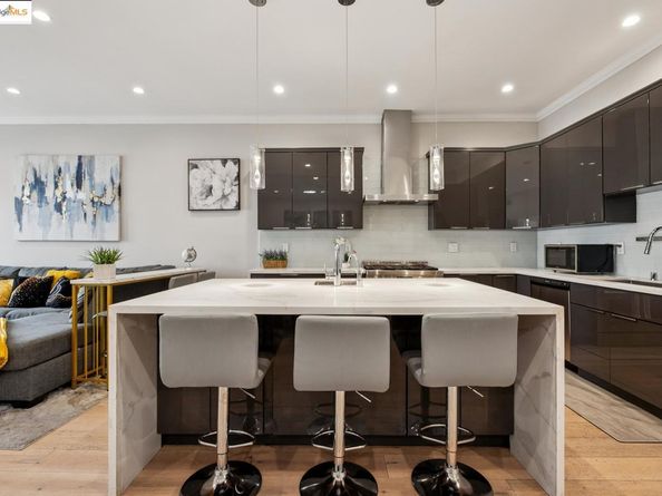 1537 Revere AVE, San Francisco CA 94124