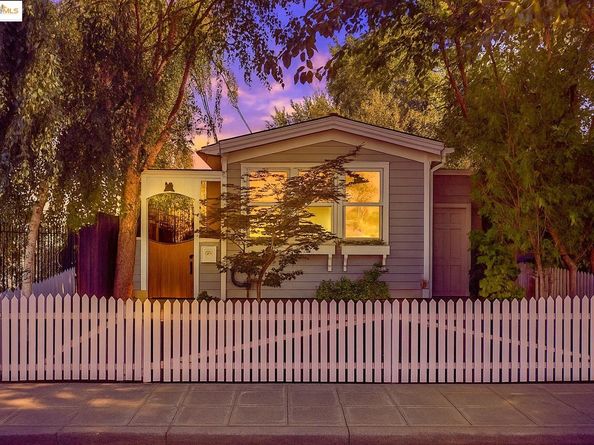 1071 55Th St, Oakland CA 94608