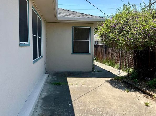 2062 Washington Ave, San Leandro CA 94577