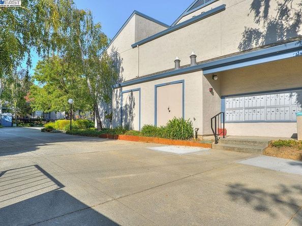 845 Woodside Way 111, San Mateo CA 94401