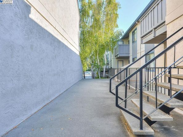 845 Woodside Way 111, San Mateo CA 94401