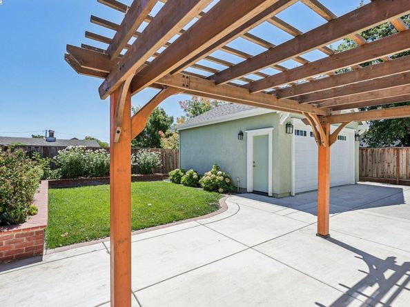 2145 Linden St, Livermore CA 94551