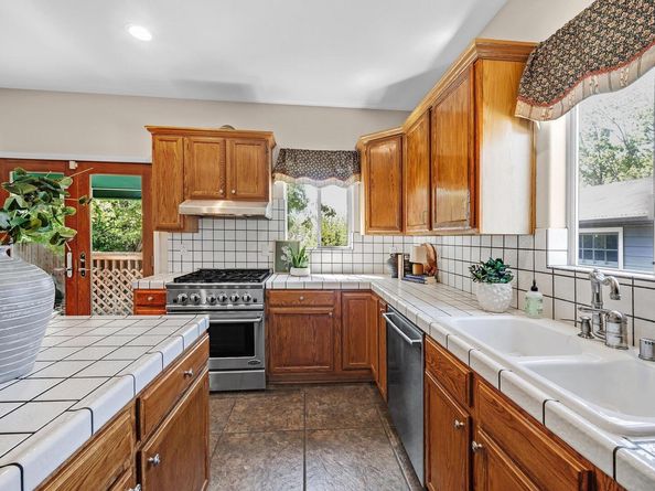 2350 W Avenue 135Th, San Leandro CA 94577