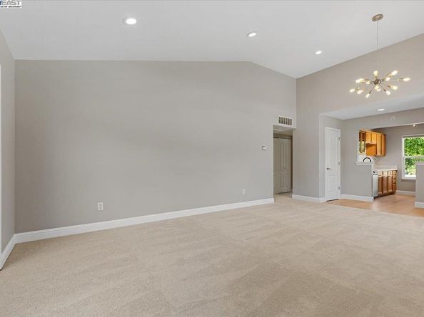 125 Reflections Dr 21, San Ramon CA 94583