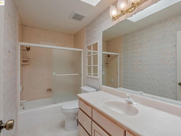 1160 Marianas Ln, Alameda CA 94502