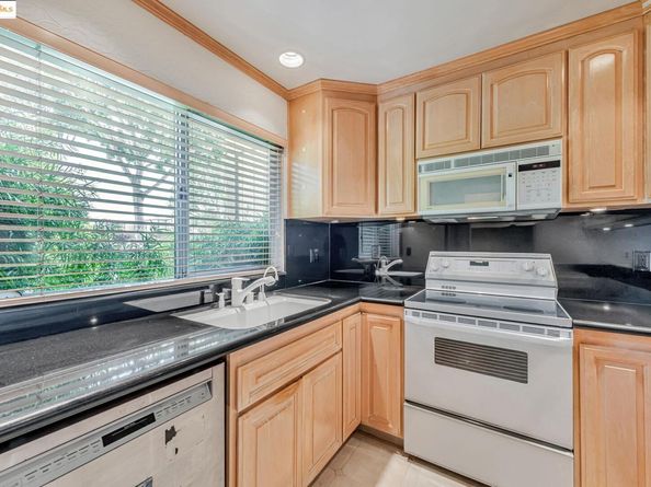 1160 Marianas Ln, Alameda CA 94502