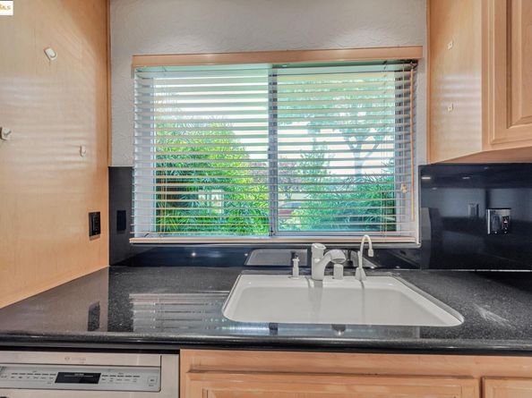 1160 Marianas Ln, Alameda CA 94502