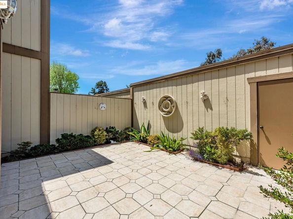 1160 Marianas Ln, Alameda CA 94502