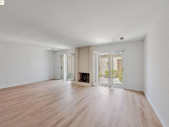 1160 Marianas Ln, Alameda CA 94502