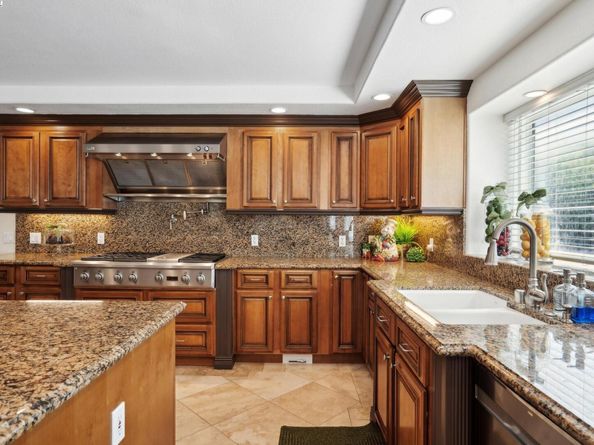 367 Mt Washington Way, Clayton CA 94517