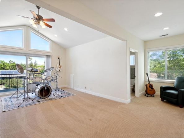 367 Mt Washington Way, Clayton CA 94517