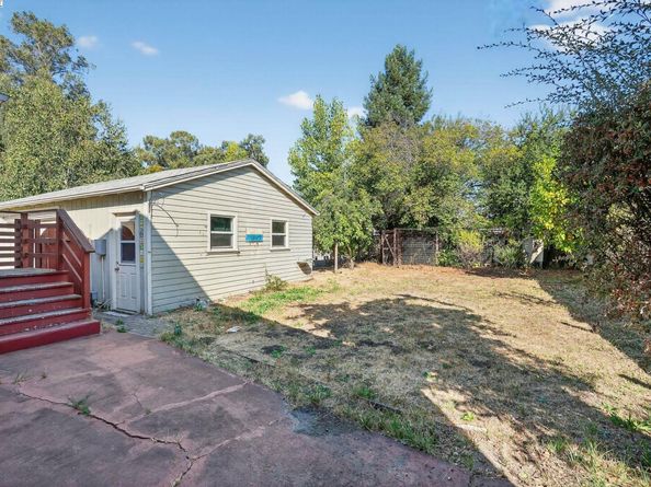 3927 Altamont Ave, Oakland CA 94605