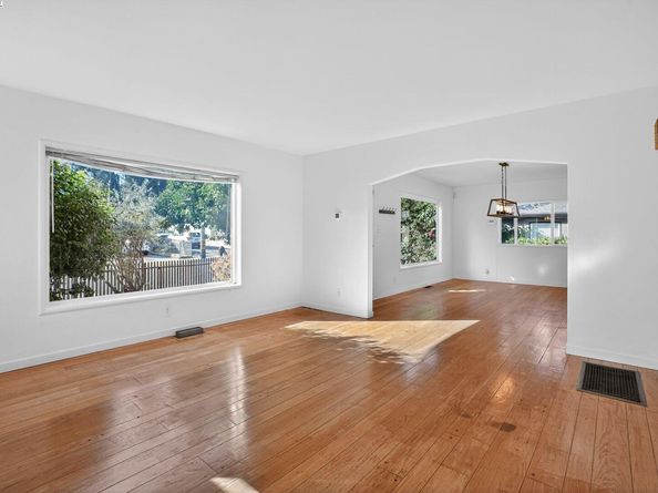 3927 Altamont Ave, Oakland CA 94605