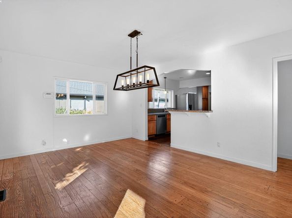 3927 Altamont Ave, Oakland CA 94605