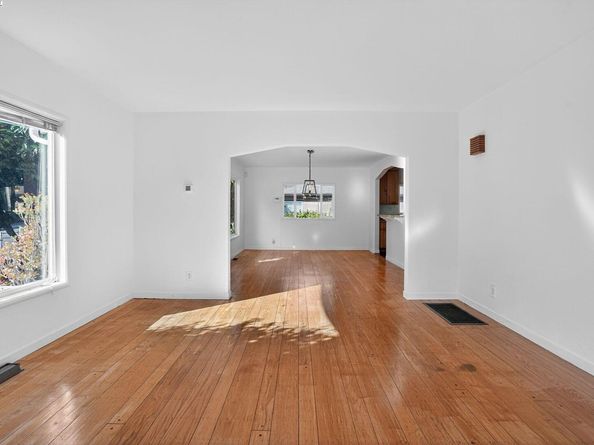 3927 Altamont Ave, Oakland CA 94605