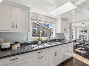 3887 Forest Hill Ave, Oakland CA 94602