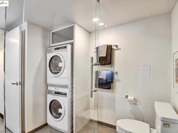247 4th ST APT 204, Oakland CA 94607