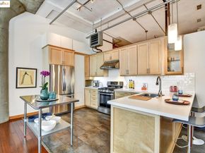247 4th ST APT 204, Oakland CA 94607