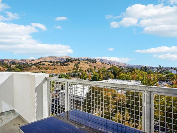 42111 Osgood Rd 523, Fremont CA 94539