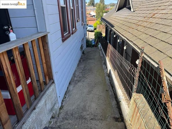 17 Montana St, Richmond CA 94801