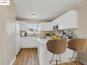 10500 Creekside Circle, Oakland CA 94603