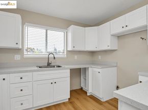 10500 Creekside Circle, Oakland CA 94603