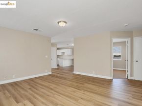 10500 Creekside Circle, Oakland CA 94603