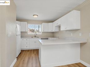10500 Creekside Circle, Oakland CA 94603