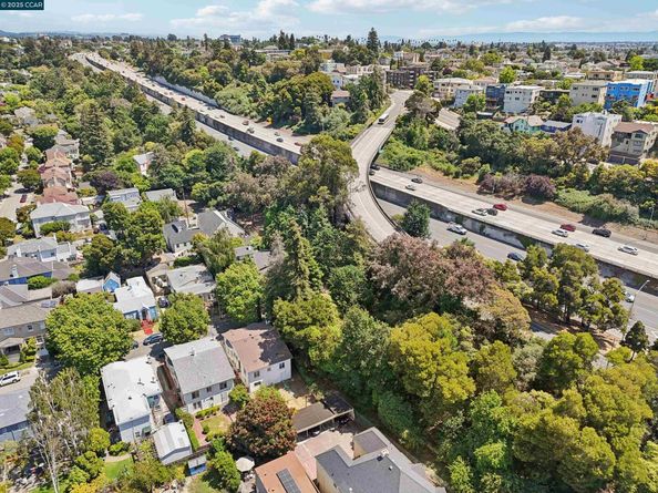 661 Brookwood Pl, Oakland CA 94610