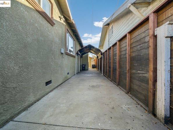 2020 Auseon AVE, Oakland CA 94621
