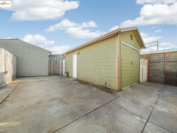 2020 Auseon AVE, Oakland CA 94621