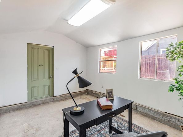 2720 Short St, Oakland CA 94619