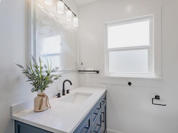 2720 Short St, Oakland CA 94619