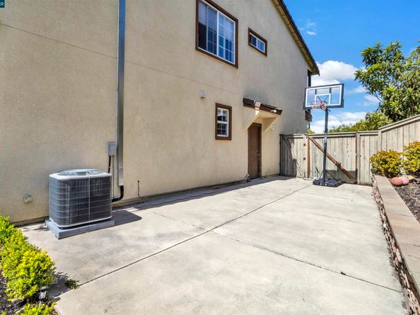 1186 Waverly Cir, Hercules CA 94547