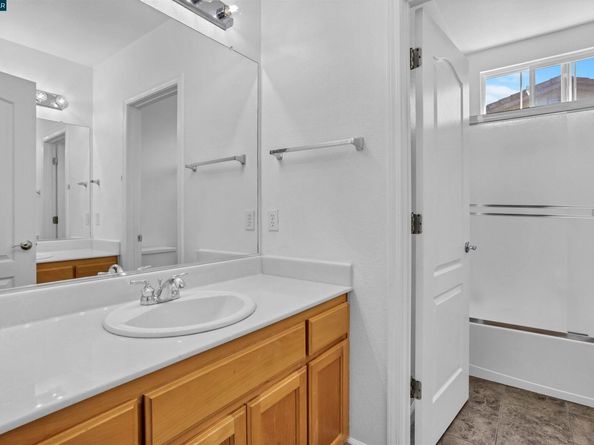 1186 Waverly Cir, Hercules CA 94547