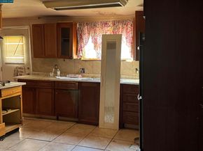 1436 Peralta St, Oakland CA 94607