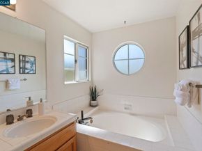 1015 Hidden Oak Ct, Concord CA 94521