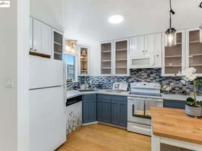 325 Kitty Hawk RD UNIT 207, Alameda CA 94501