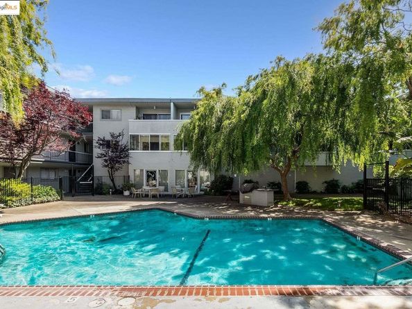 325 Kitty Hawk RD UNIT 207, Alameda CA 94501