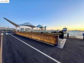 325 Kitty Hawk RD UNIT 207, Alameda CA 94501