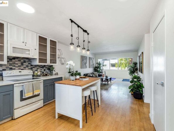 325 Kitty Hawk RD UNIT 207, Alameda CA 94501