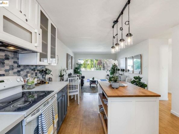 325 Kitty Hawk RD UNIT 207, Alameda CA 94501